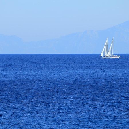 Mando Beachfront Stafylos Exterior foto