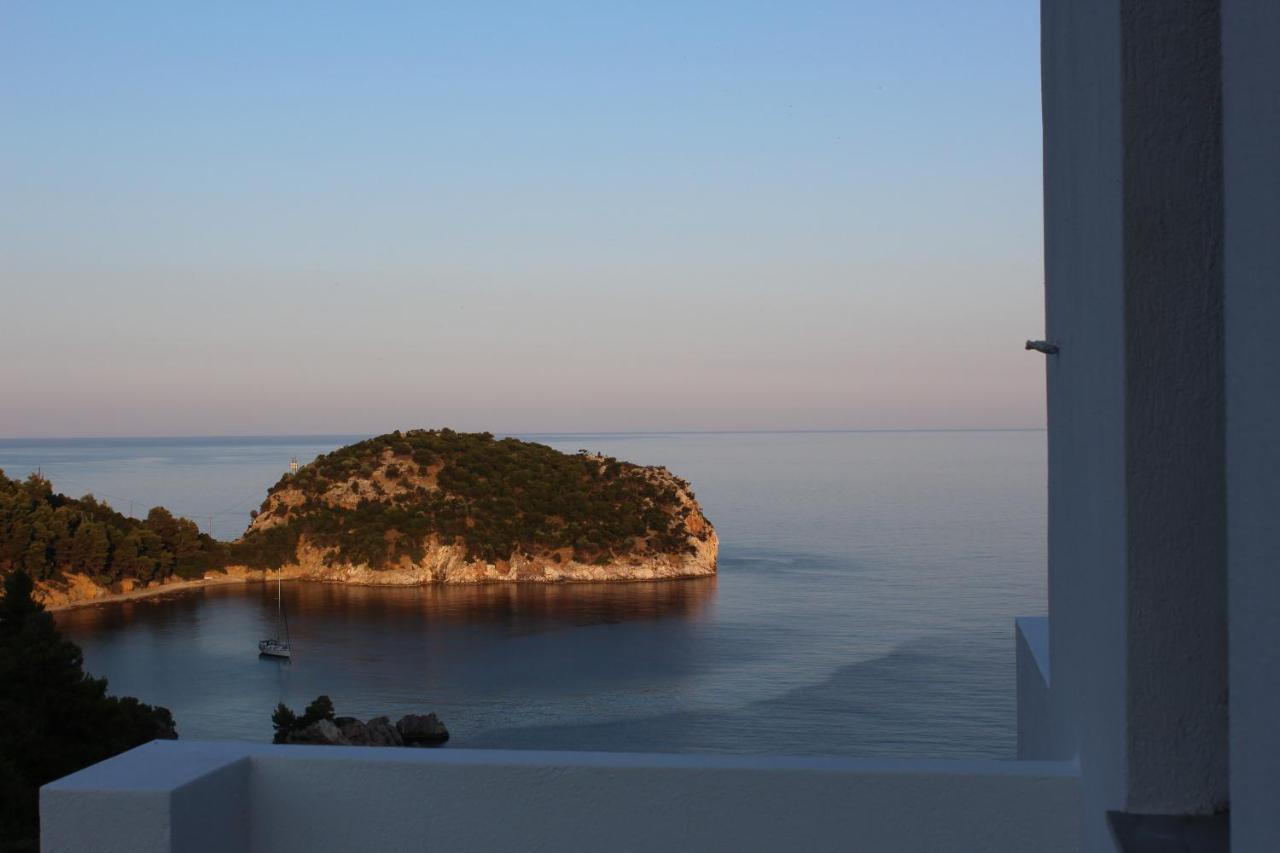 Mando Beachfront Stafylos Cameră foto